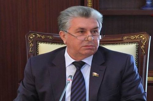 Millət vəkili: 4 villa tikib, 1-də yaşayır, 3-də bayquş ulayır