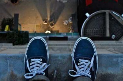 Bakıda gənc özünü doqquzmərtəbədən atdı