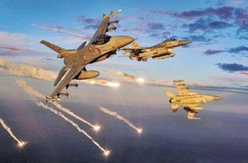 Təyyarəçi səhvən öz ölkəsinə 5 bomba atdı