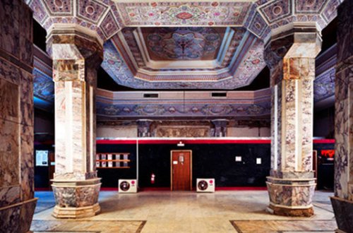 Səddamın sarayı darmadağın edildi