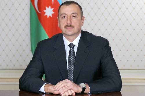 İlham Əliyev məmurları topladı