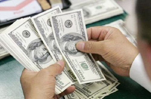 Dollar kreditlərində yeni müəmma...