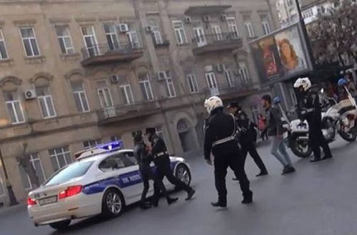 Bakıda polis sürücünü söydü, dava düşdü