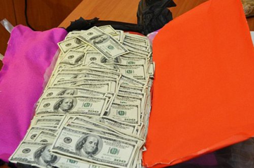 Məmurların ölkədən pul çıxarmasına