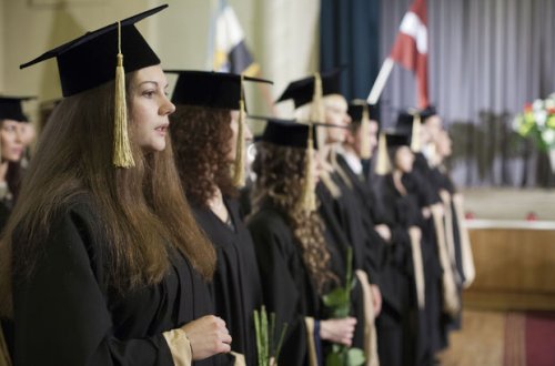 Əcnəbi universitetlərdə təhsil alanların diplomu tanınacaq?