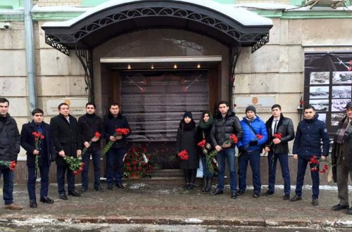 Azərbaycanlı gənclər 20 Yanvar şəhidlərinin ruhunu yad etdilər