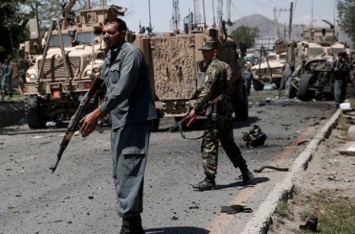 Rusiya səfirliyi qarşısında partayış