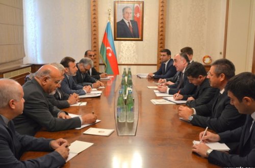Elmar Məmmədyarov İran nümayəndə heyətini qəbul etdi