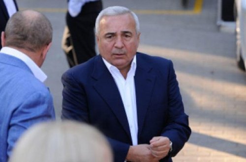 Milyarder Neftçalaya gəldi