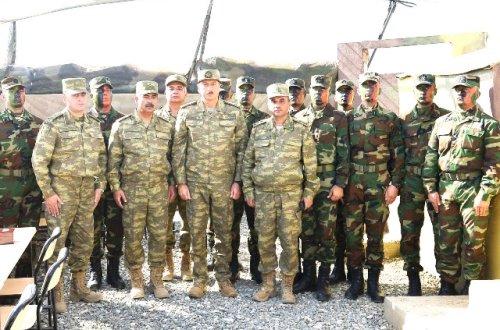 Azərbaycanda hərbçilərin