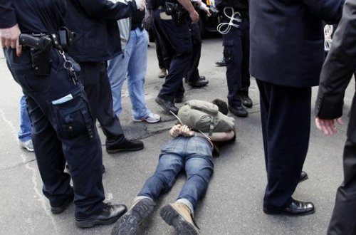 Bakı polisi dələzudları qandalladı