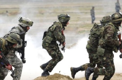 Cəbhədə güclü atışla