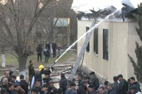 Azərbaycanda məktəb binası yandı