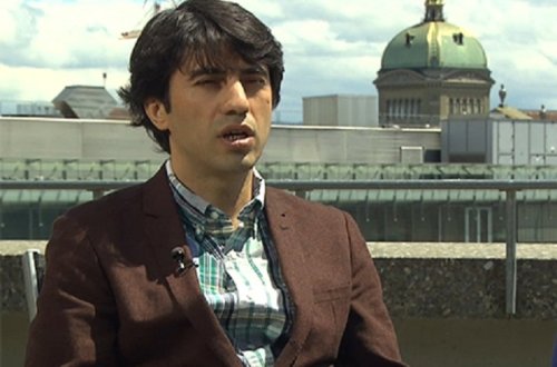 Emin Hüseynovun məhkəmə `oyunu`