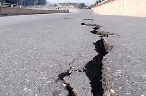 Bakı-Sumqayıt yolunda böyük çatlar əmələ gəlib