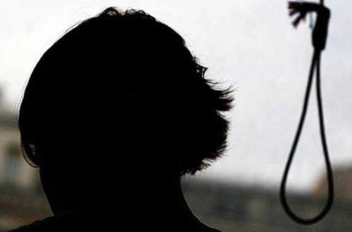 Qadın pulsuzluqdan özün asdı