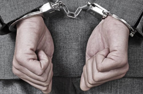 Azərbaycanda 16 korrupsioner məmur cinayət başında yaxalanıb