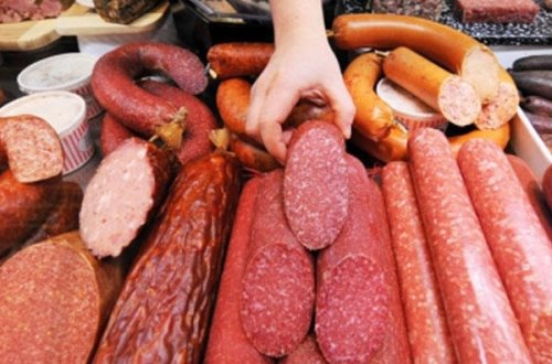 Bakıda mənşəyi bilinməyən kolbasa satılır