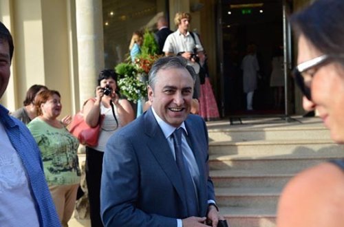 Səfirimizin arvadına cinayət işi açıldı