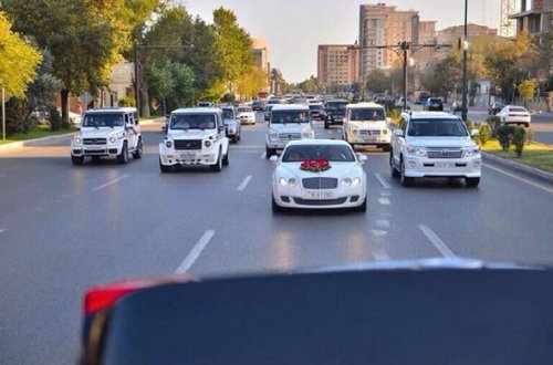 Dəbdəbəli toylar ləğv olunsun