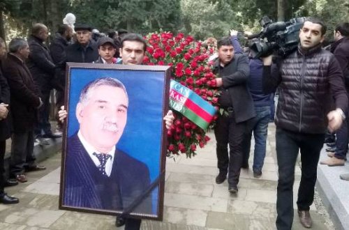 Zəlimxan Yaqub dəfn edildi