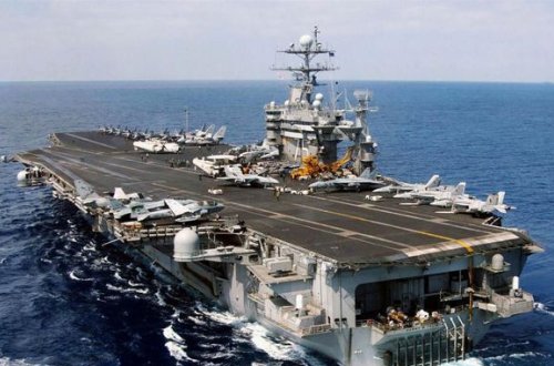 İran ABŞ aviadaşıyıcısı yaxınlığında raketlərdən atəş açdı