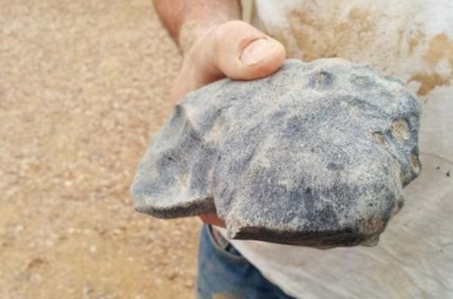 Yerə 4,5 milyard il yaşı olan meteorit parçası düşüb