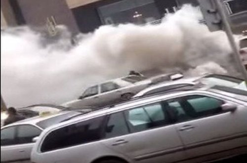 Bakıda avtomobil yanır