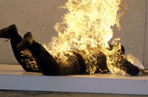 Neftçalada orta məktəbin direktor müavini özünü yandırdı