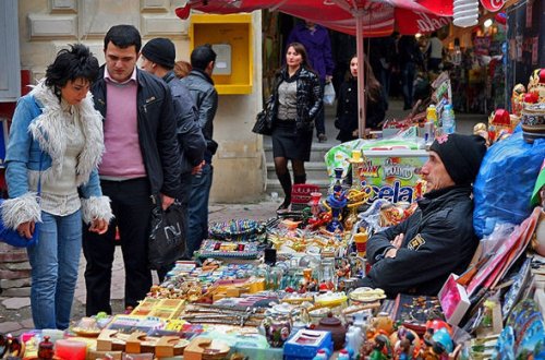 İcazəsiz küçə ticarəti ilə məşğul olanlar cərimələnəcək