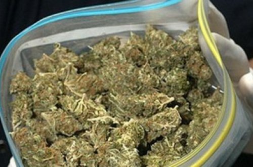 Mağaza yaran oğrunun evindən narkotik çıxdı