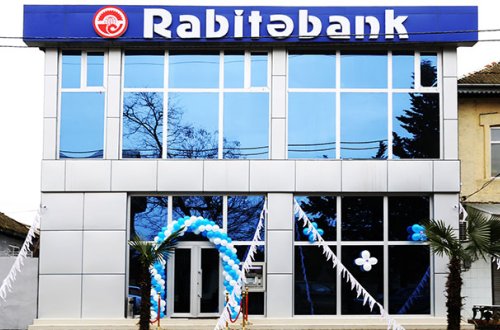 Bank rəhbərinin müavini istefa verdi