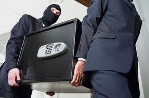 Süd zavodundan seyf oğurlandı