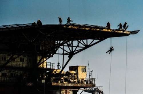 Neftçilərin meyiti Türkmənistandan Bakıya gətirildi