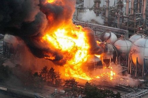 Azərbaycanda zavodda partlayış