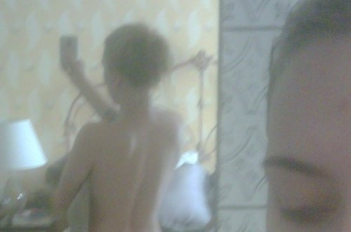 Məşhurların 18+ SELFİləri internetə sızdı