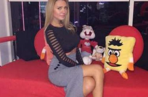 Döyülən rektor qızı Azərbaycanı tərk edib