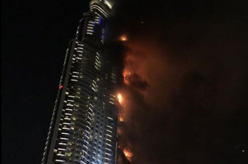 Dubayda məşhur otel yanır