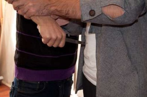 Ağdaş sakininin qulağını kəsdilər