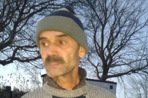 Polis geyimlilər əlil qocanı döydülər, qarət etdilər