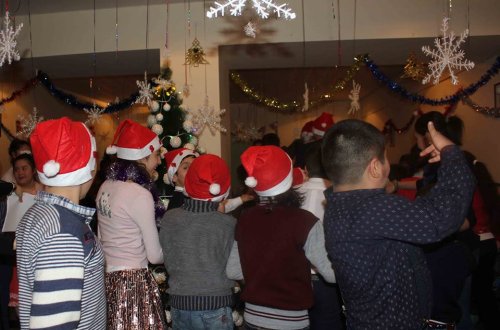 Veysəloğlu Şirkətlər Qrupu əqli zəif uşaqlar üçün bayram şənliyi təşkil edib