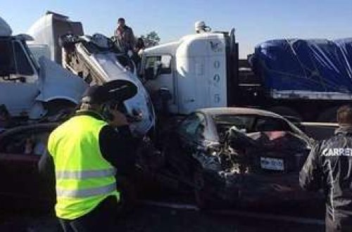 Meksikada 30 maşının toqquşması nəticəsində azı 20 nəfər xəsarət alıb