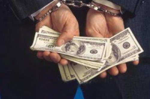 Qanunsuz dollar satışına görə 3 nəfər saxlanılıb