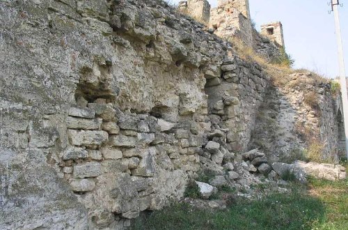 Qadının başına daş düşüb