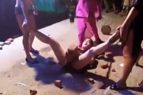 Qadınların eybəcər əyləncəsi milyonları şoka saldı