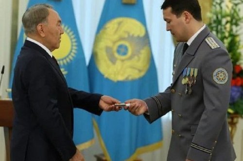 Nazarbayev qohumlarını hakimiyyətə gətirir