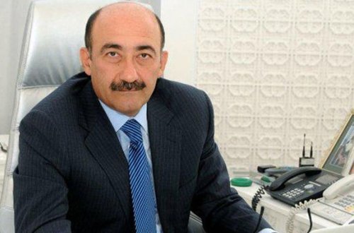 Nazir daha bir direktoru işdən çıxarıb