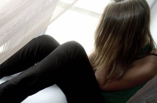 Bakıda qızı aldadıb 19 min dollar alan şəxslər tutuldular