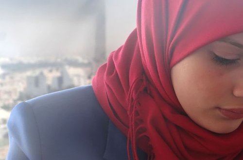 Müsəlman qız niqabını açmadığı üçün azadlıqdan məhrum edildi