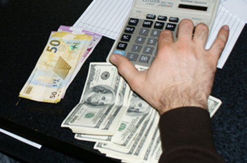 Dolların bahalaşması bazara təsir etdi